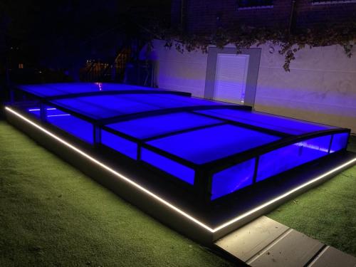 tiras de led piscina electricista mario azul